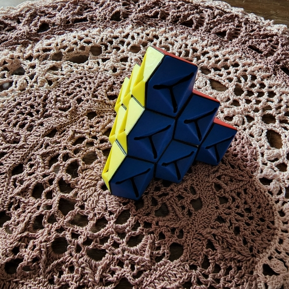 Rubiks Triangle - Picture 3 of 6